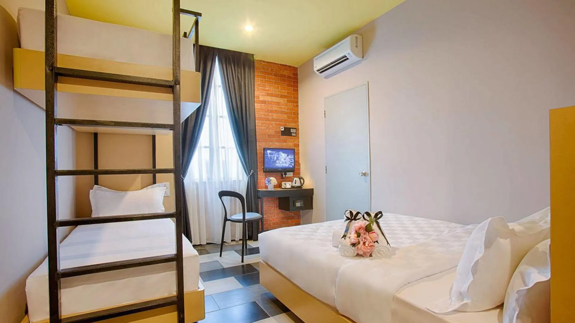 The Youniq Hotel, Klia T1, Klia T2 Sepang 3*,